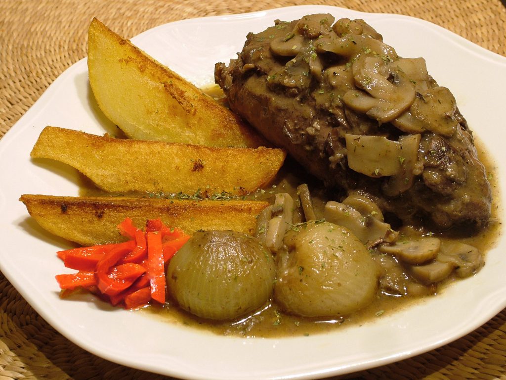 Králičie ragú flambované so šampiňónmi